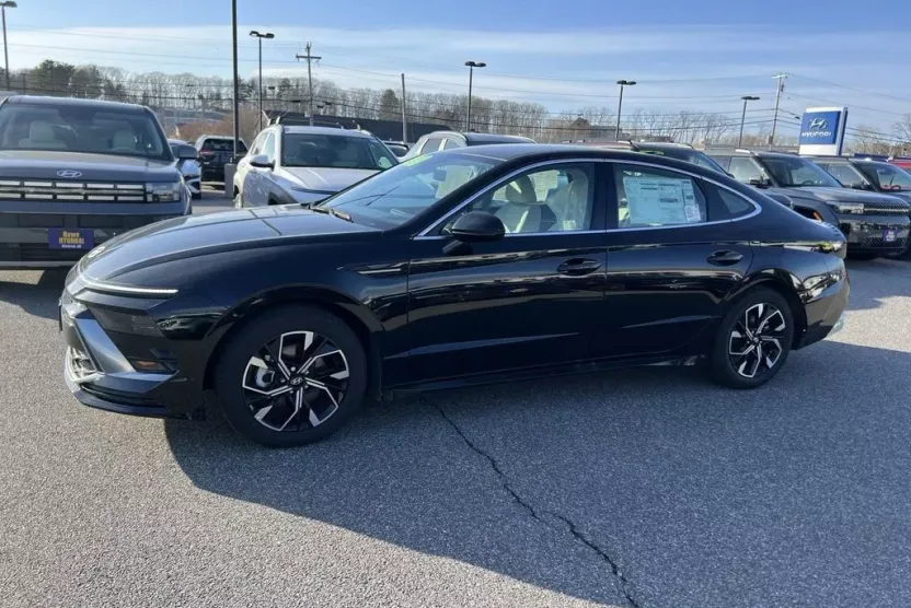 2024 Hyundai Sonata SEL photo 1