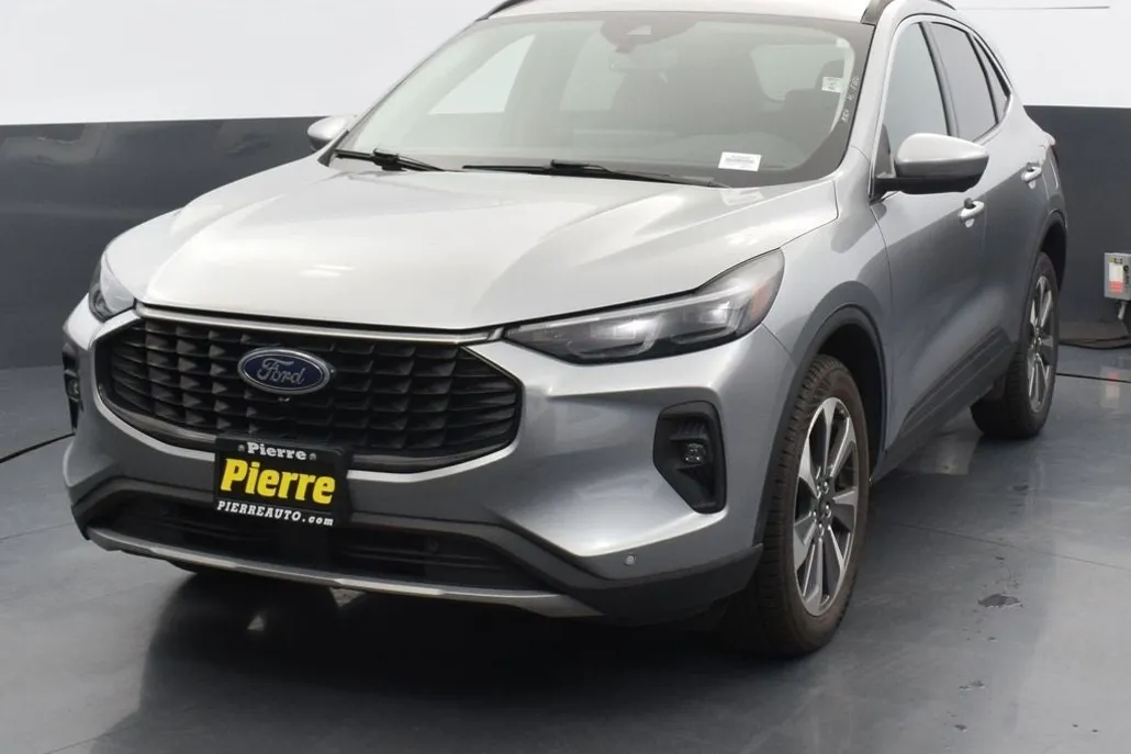 2024 Ford Escape Platinum photo 1