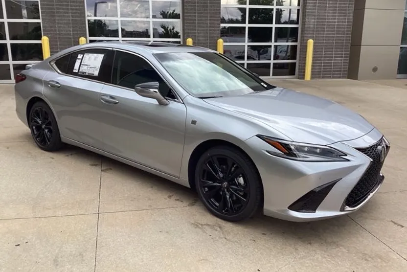 2025 Lexus ES 300h F SPORT Design photo 1