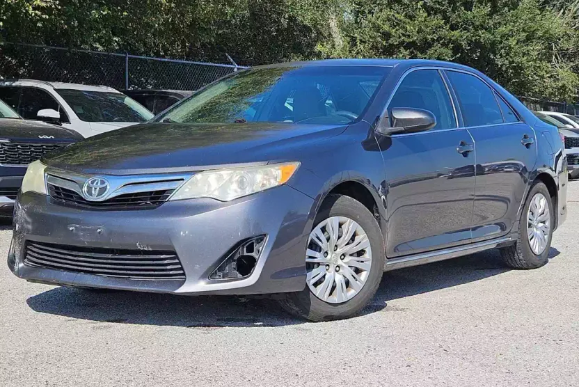 2013 Toyota Camry L photo 1