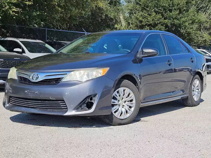 2013 Toyota Camry L photo 1