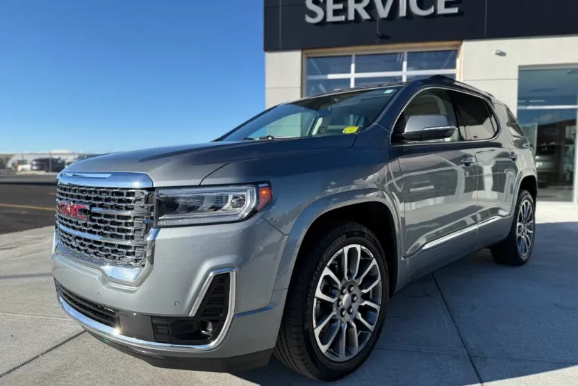 2023 Gmc Acadia Denali photo 1