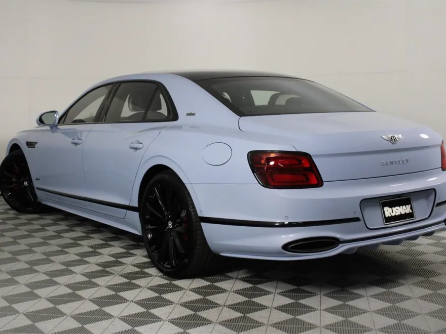 2025 Bentley Flying Spur Speed photo 1