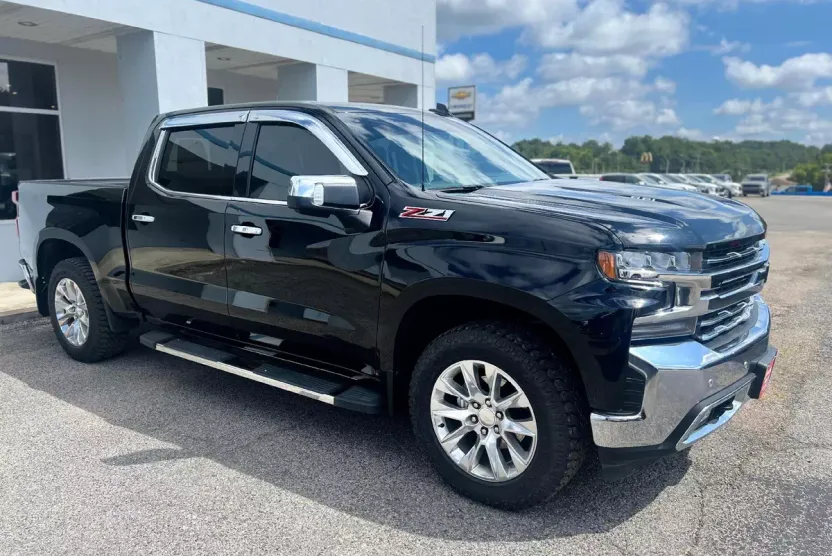 2022 Chevrolet Silverado 1500 LTZ photo 1
