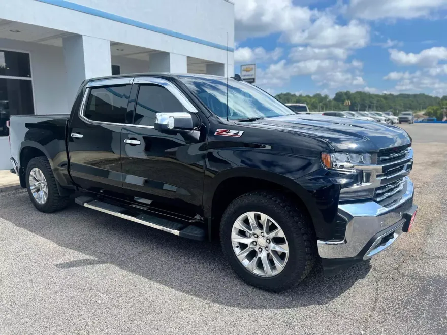 2022 Chevrolet Silverado 1500 LTZ photo 1