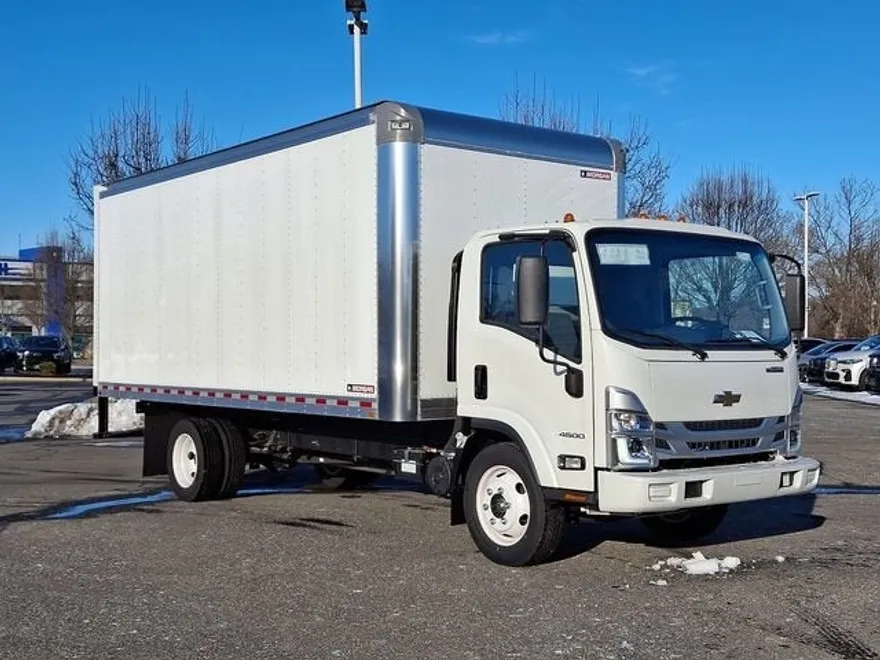2024 Chevrolet Silverado 4500HD Base photo 1