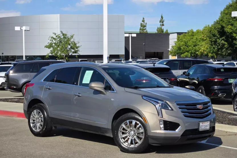 2017 Cadillac XT5 Luxury photo 1