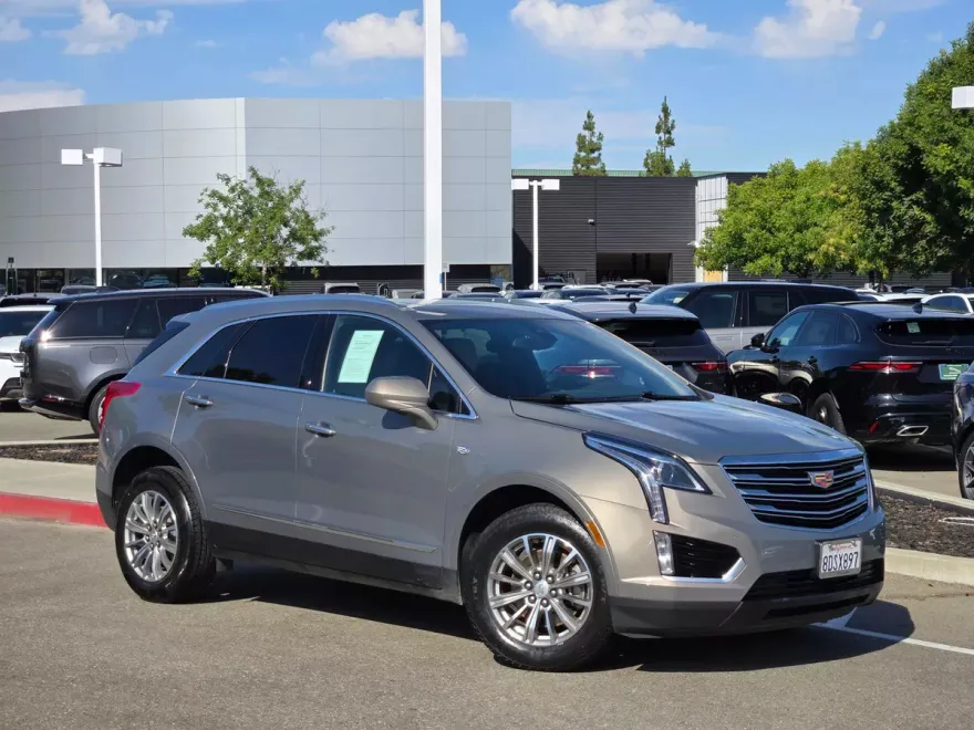 2017 Cadillac XT5 Luxury photo 1
