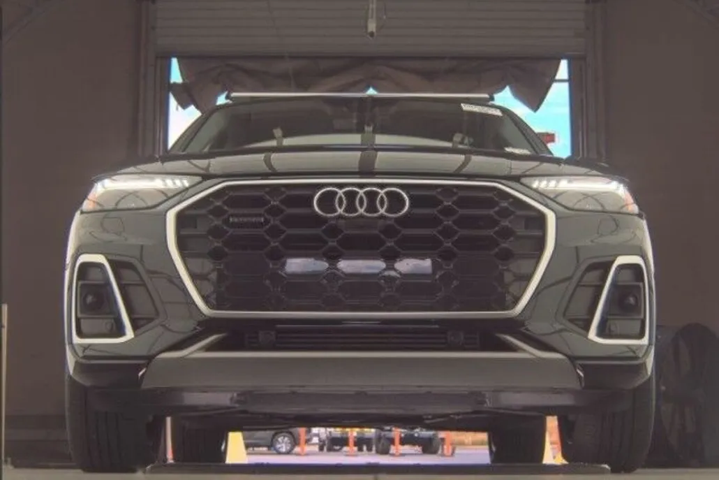 2023 Audi Q5 45 S line Prestige photo 1