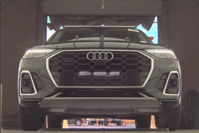 2023 Audi Q5 45 S line Prestige photo 1