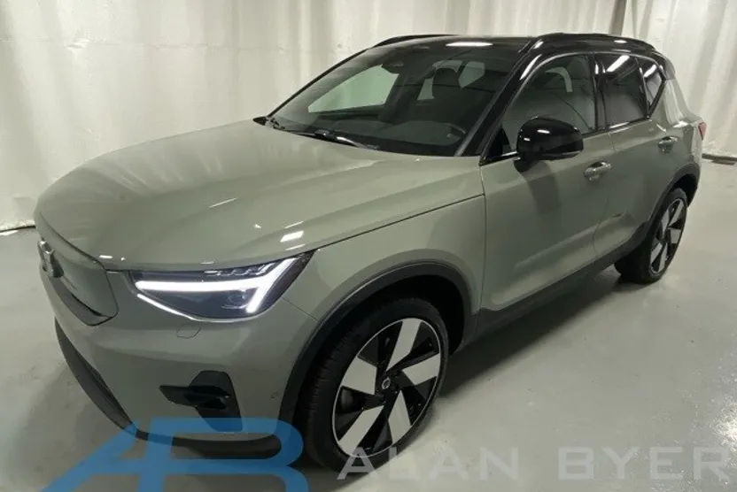 2023 Volvo XC40 Recharge Ultimate photo 1
