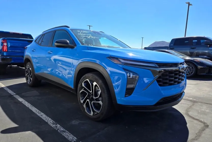 2024 Chevrolet Trax photo 1