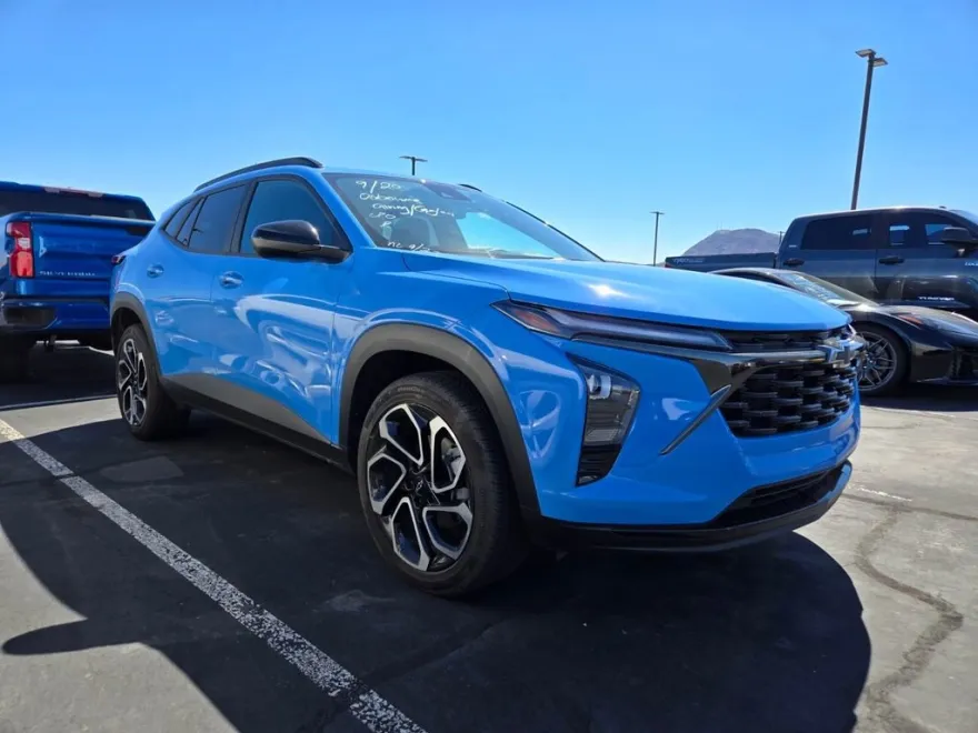 2024 Chevrolet Trax photo 1
