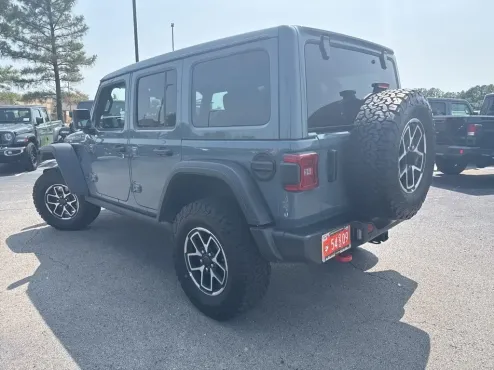 2025 Jeep Wrangler Rubicon photo 4