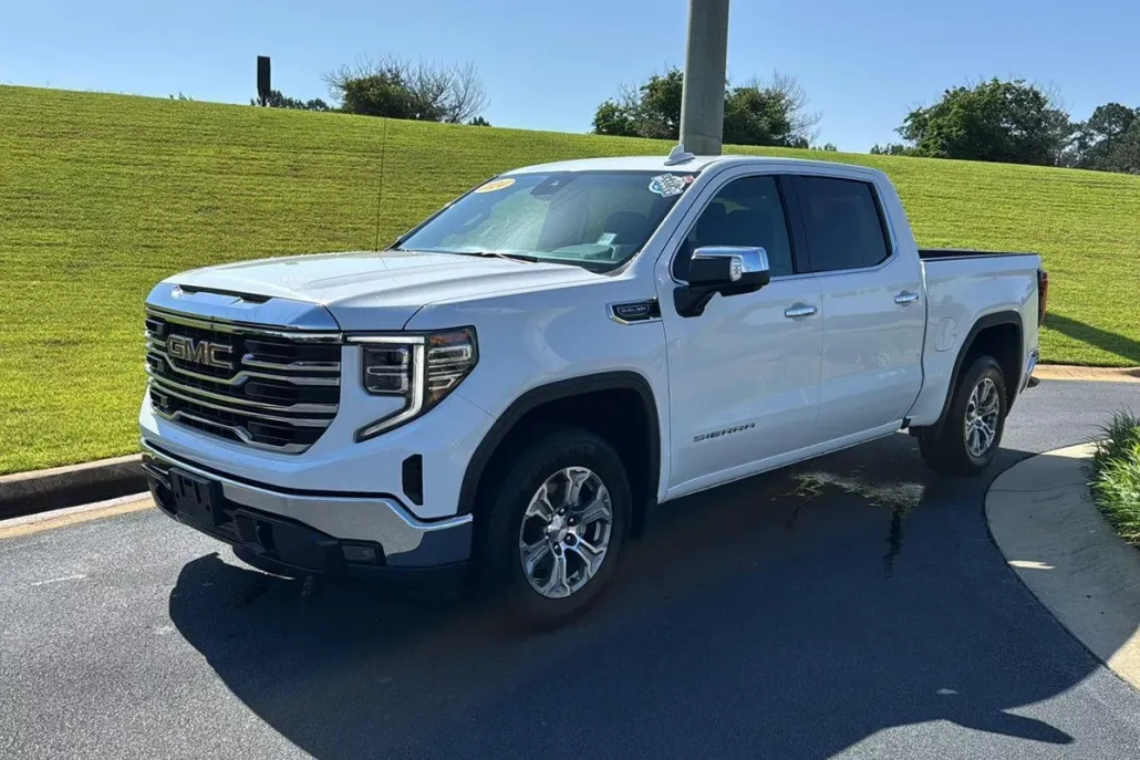 2024 Gmc Sierra 1500 SLT photo 1