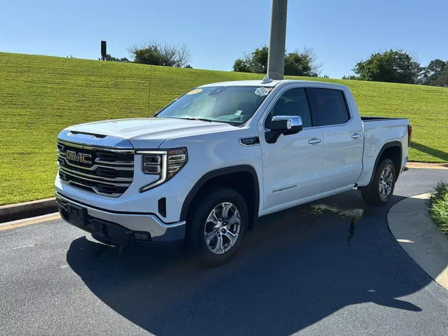 2024 Gmc Sierra 1500 SLT photo 1