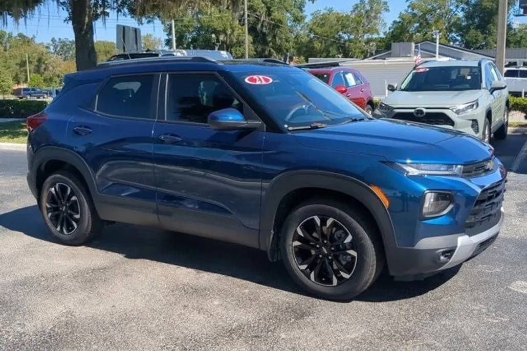 2021 Chevrolet Trailblazer LT photo 1