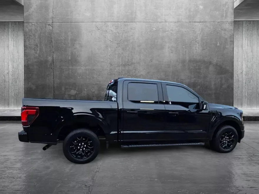 2024 Ford F-150 XLT photo 2