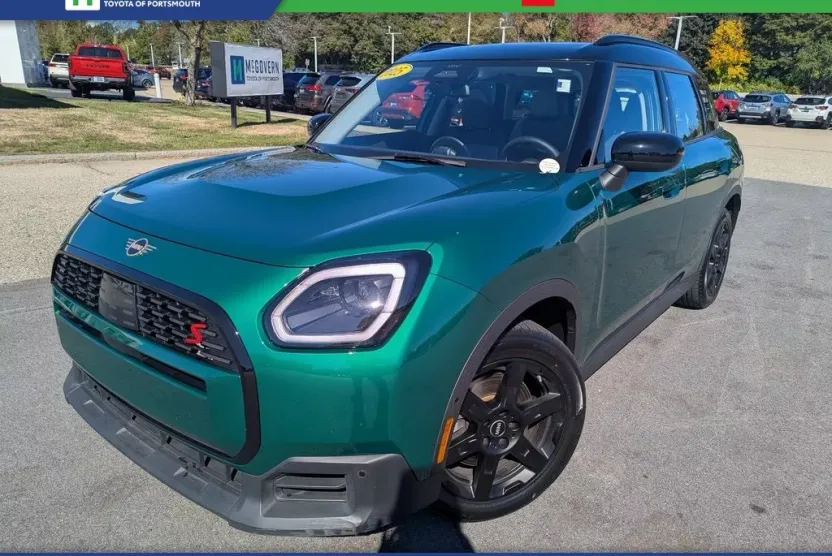 2025 Mini Cooper S ALL4 photo 1
