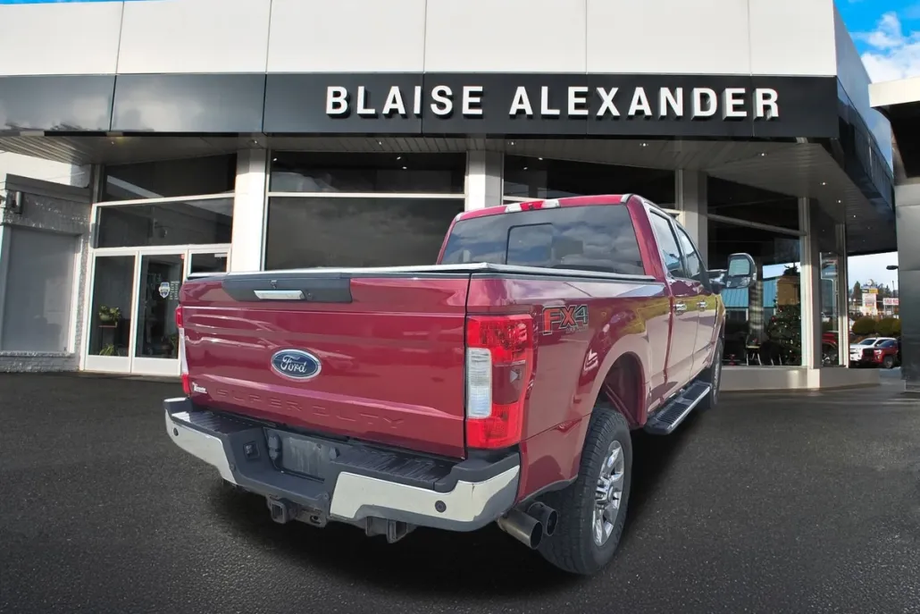 2017 Ford F-250 Lariat photo 1