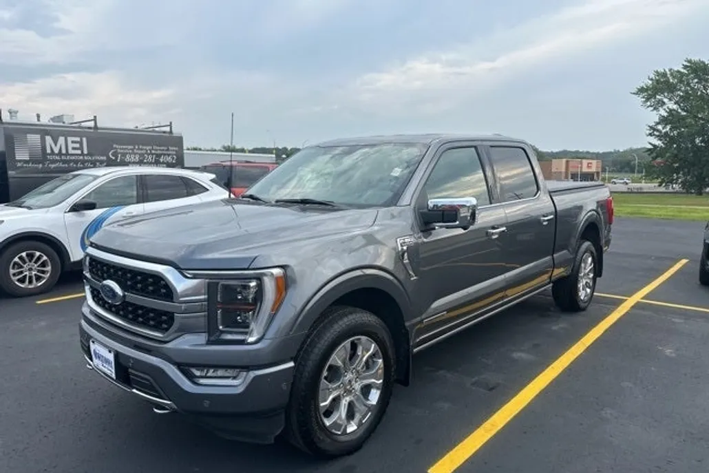 2023 Ford F-150 Platinum photo 1