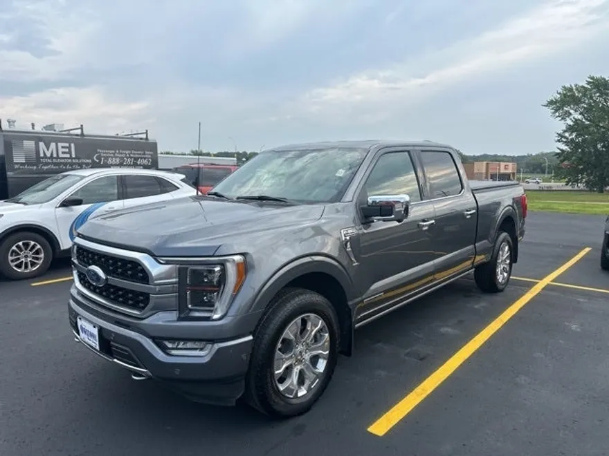 2023 Ford F-150 Platinum photo 1