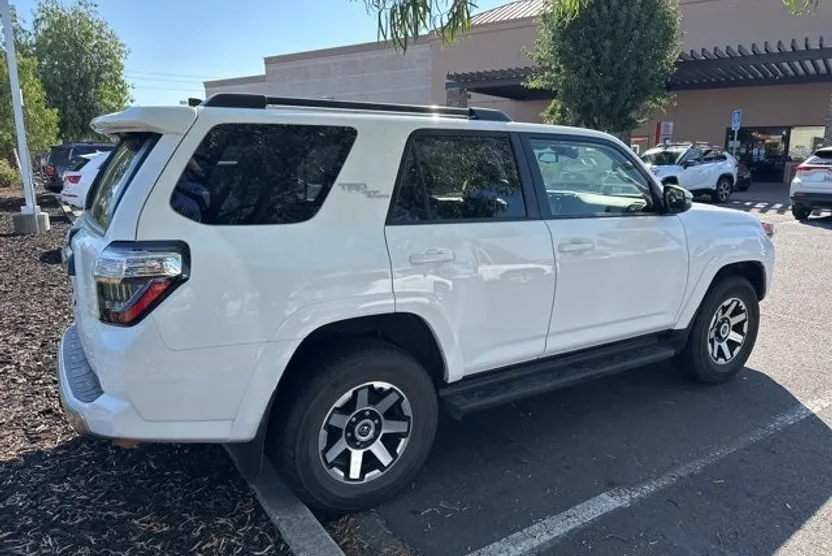 2024 Toyota 4Runner TRD Off-Road Premium photo 1
