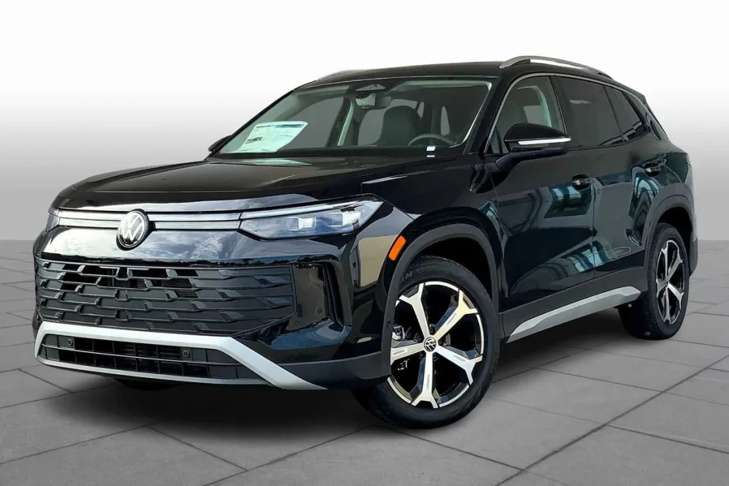2025 Volkswagen Tiguan SE photo 1