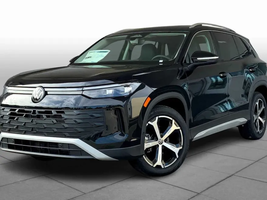 2025 Volkswagen Tiguan SE photo 1