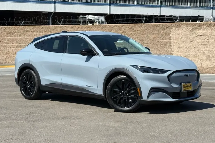 2025 Ford Mustang Mach-E Select photo 1