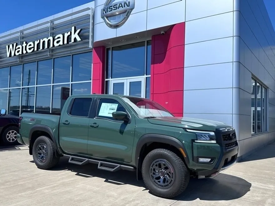 2025 Nissan Frontier PRO-4X photo 1