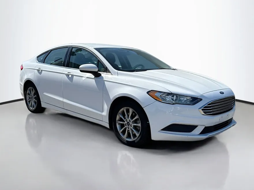 2017 Ford Fusion SE photo 1