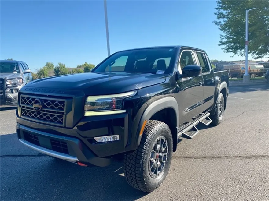 2022 Nissan Frontier PRO-4X photo 1