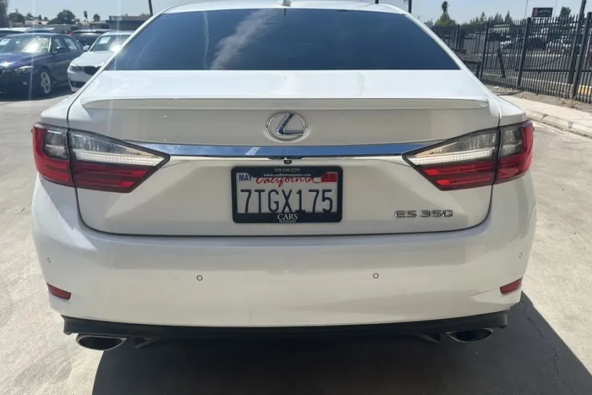 2016 Lexus ES 350 photo 1