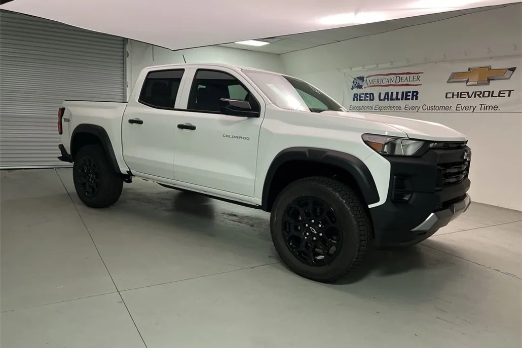 2026 Chevrolet Colorado Trail Boss photo 1