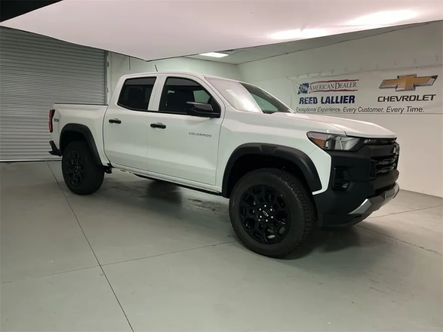 2026 Chevrolet Colorado Trail Boss photo 1