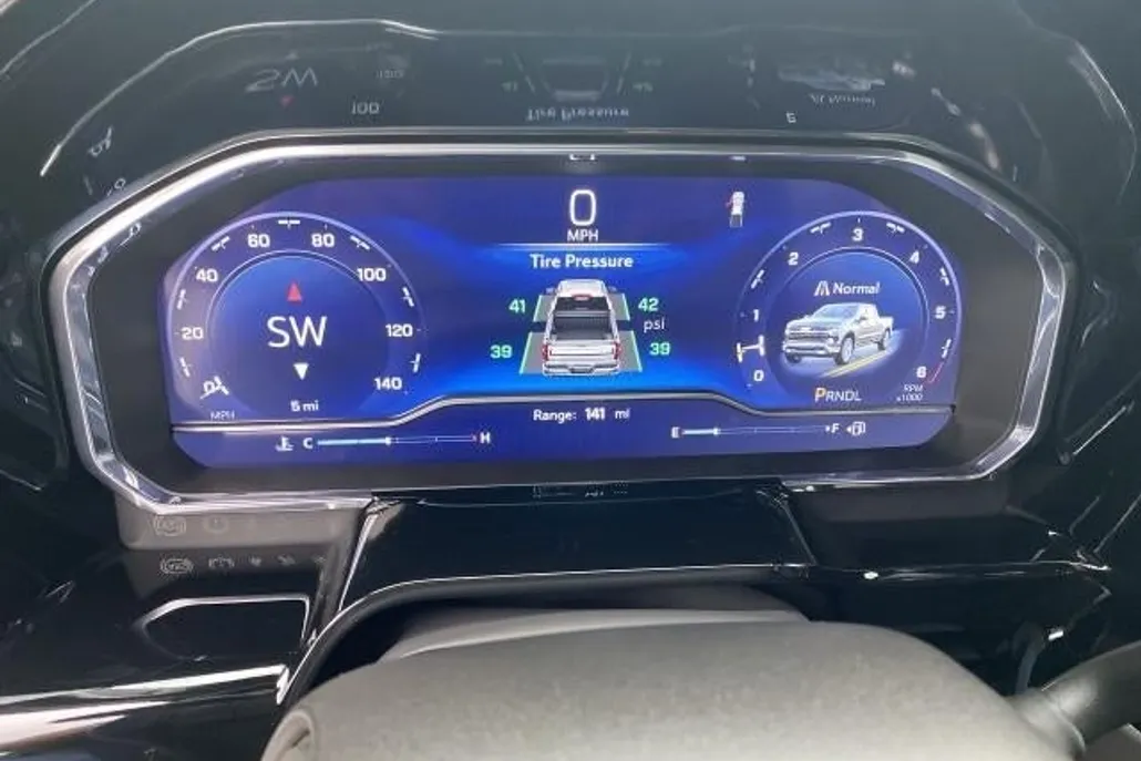 2025 Chevrolet Silverado 1500 LT photo 1