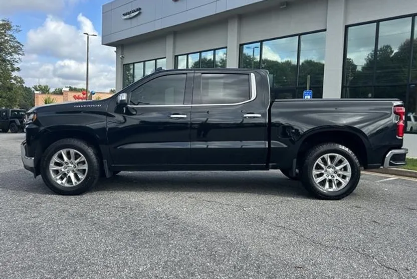 2022 Chevrolet Silverado 1500 LTZ photo 1