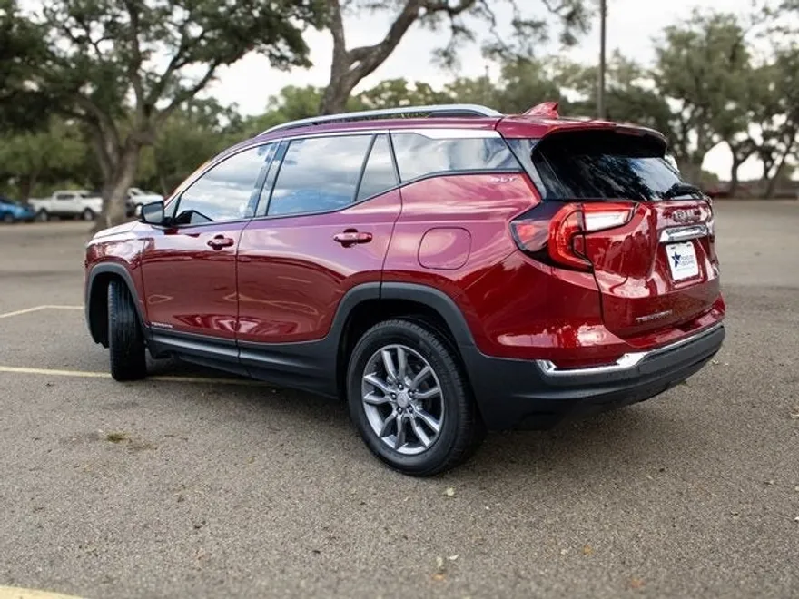 2024 Gmc Terrain SLT photo 1