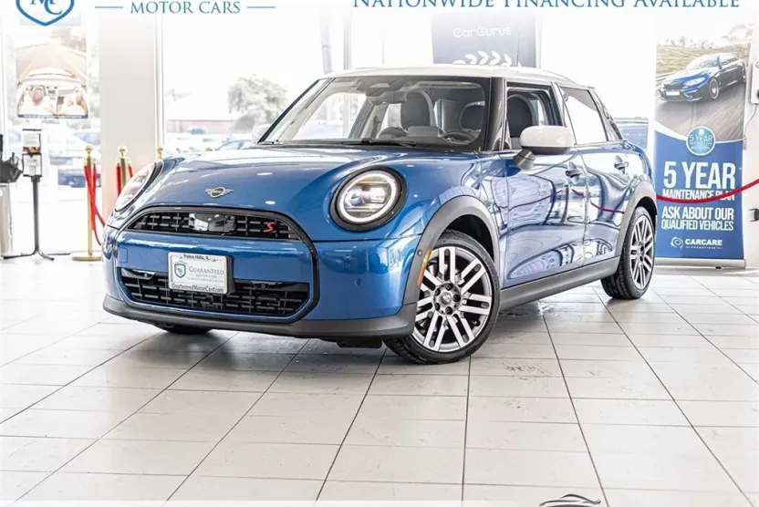 2025 Mini Cooper 4 Door Hardtop Signature photo 1