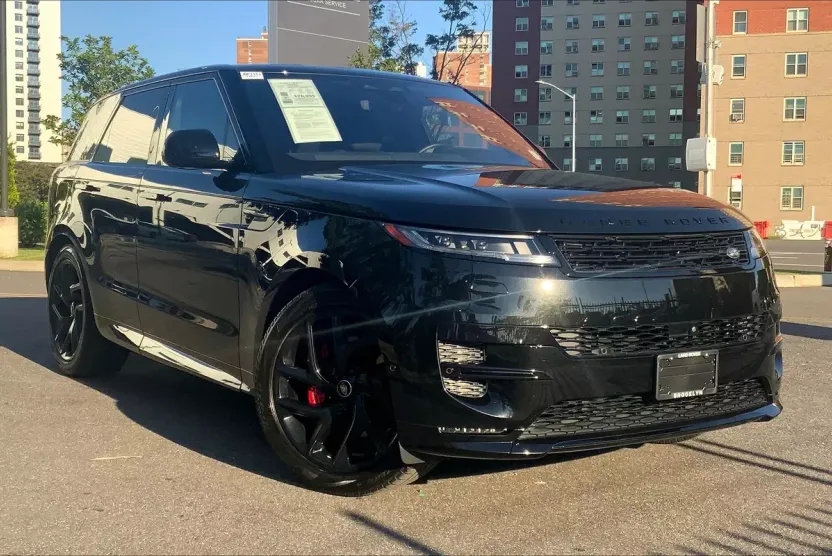2023 Land Rover Range Rover Sport SE photo 1