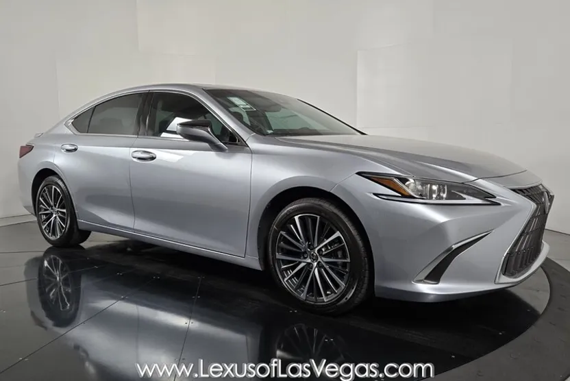 2025 Lexus ES 300h photo 1