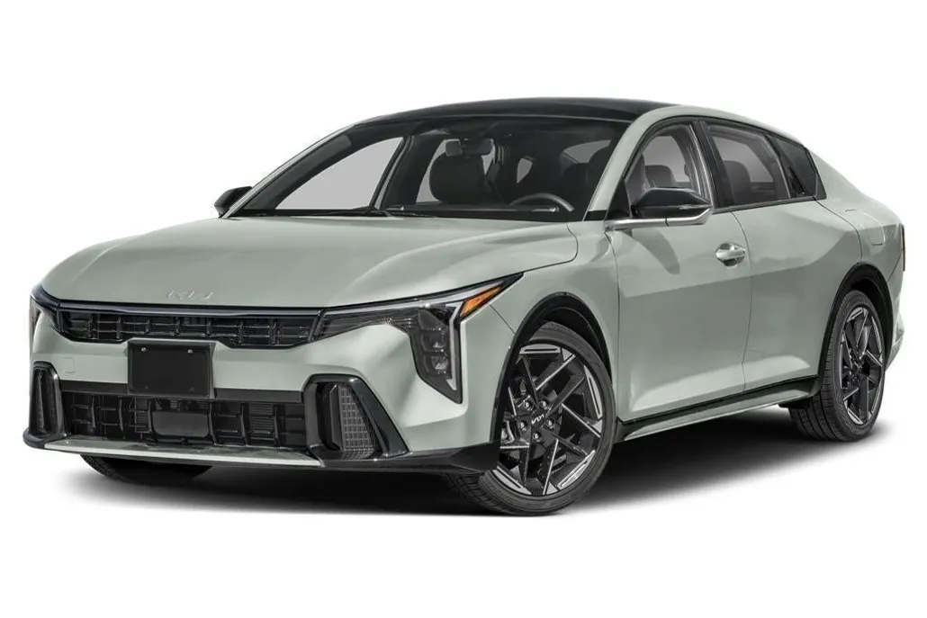 2025 Kia K4 GT-Line photo 1