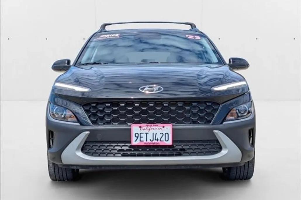 2023 Hyundai Kona SEL photo 1