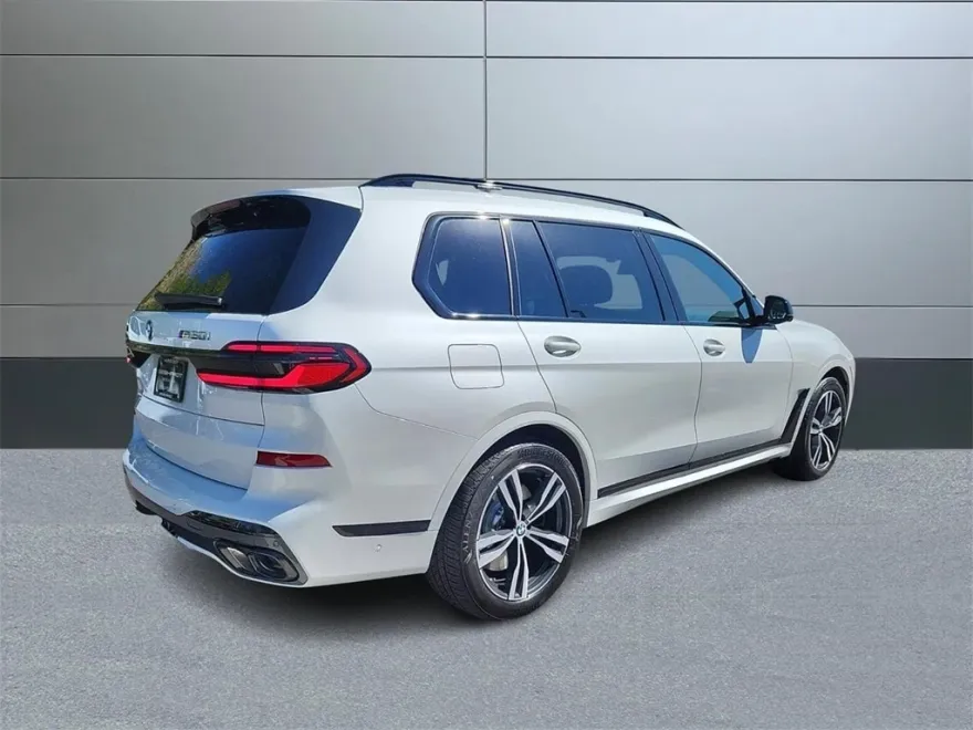 2025 Bmw X7 M60i photo 3