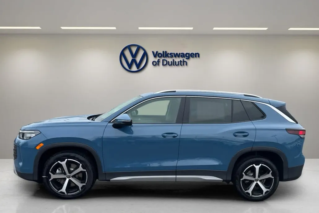 2025 Volkswagen Tiguan SE photo 1
