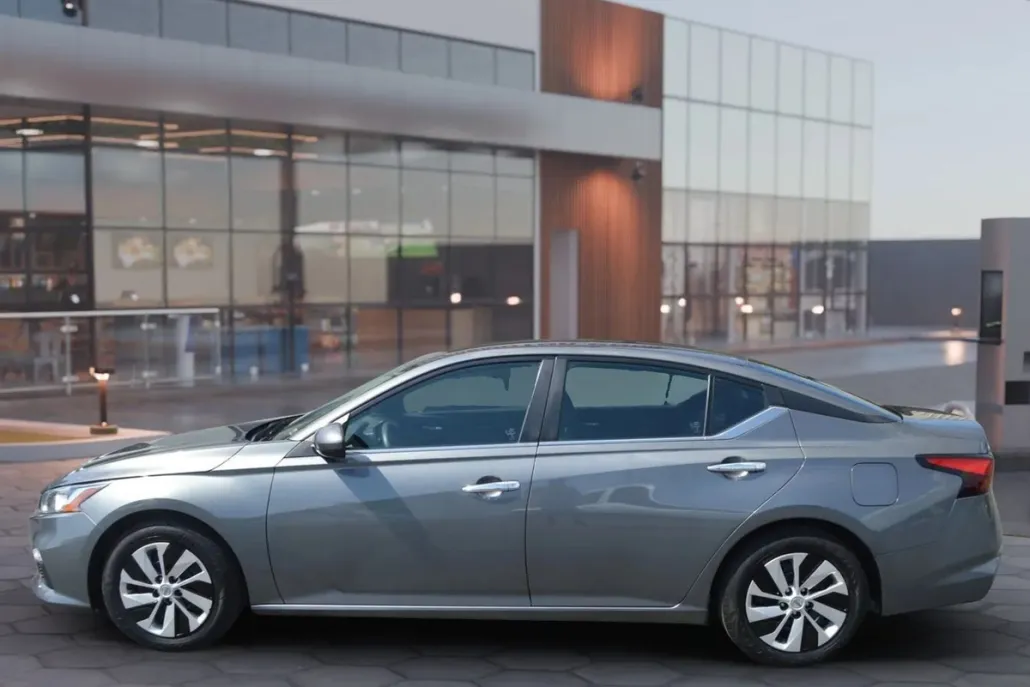 2021 Nissan Altima 2.5 photo 1
