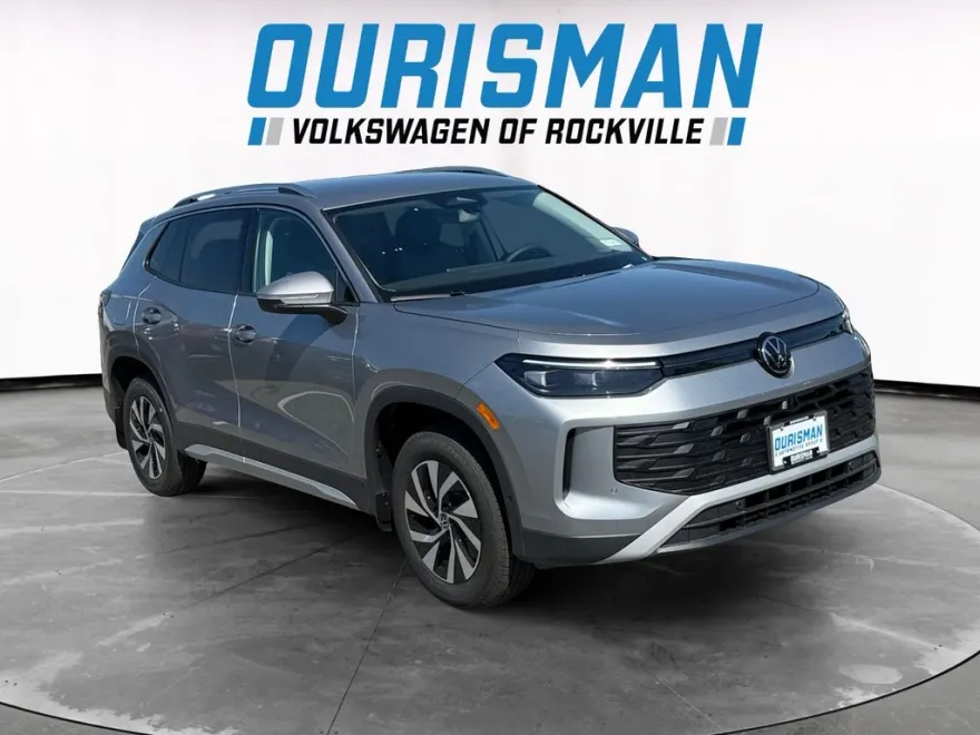 2025 Volkswagen Tiguan S photo 1