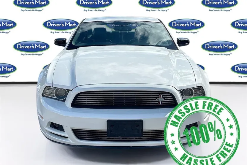 2013 Ford Mustang V6 Premium photo 1