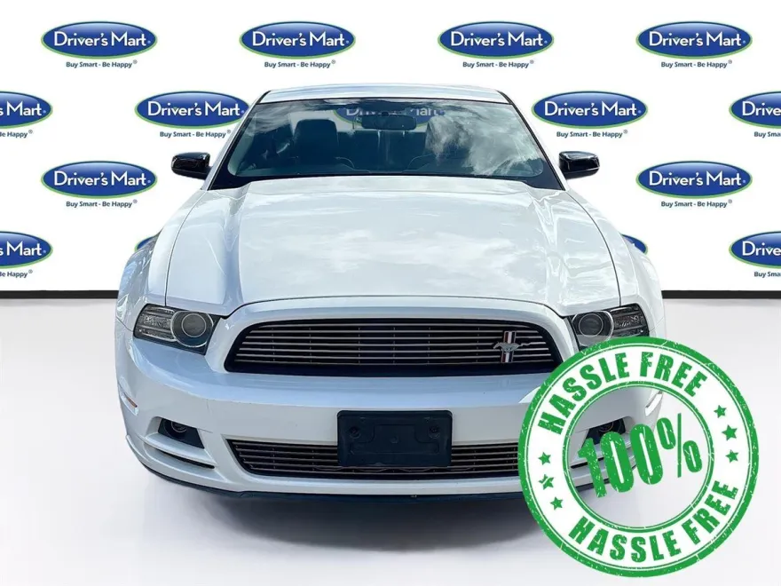 2013 Ford Mustang V6 Premium photo 1